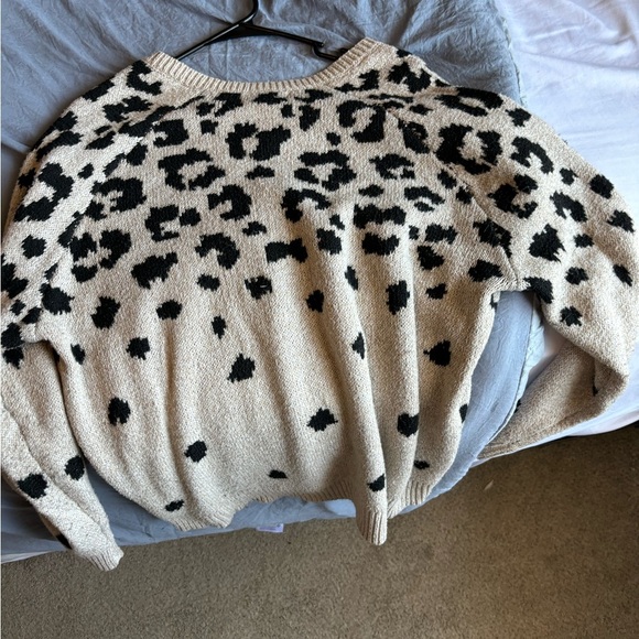 Love Tree Large Women’s Leopard Spots Knit Woven Sweater Comfy NWOT V-neck - Picture 8 of 13
